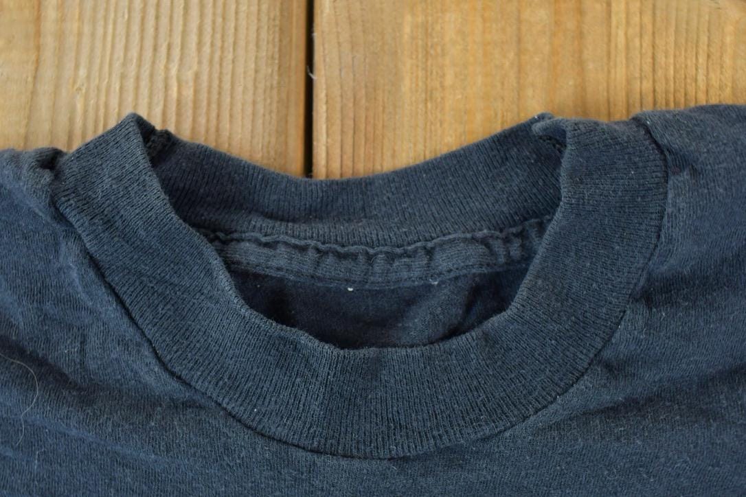 Vintage 1990s Nelly's Cafe Souvenir T-Shirt