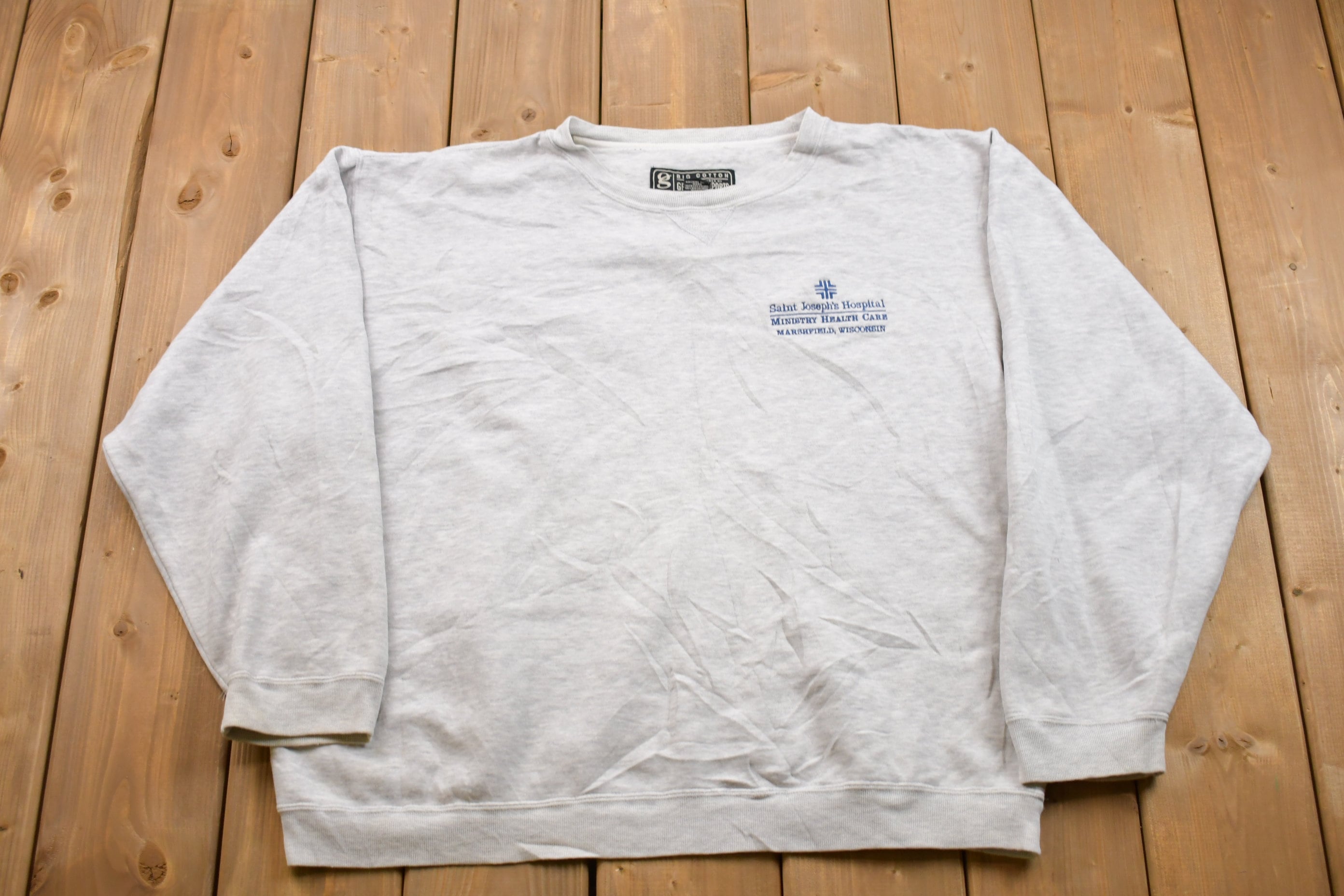 Vintage 1990s Marshfield Wisconsin Embroidered Crewneck Sweatshirt