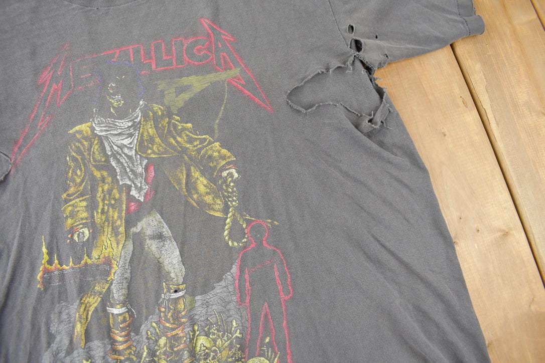 Vintage 1990s Metallica Thrashed Graphic T-shirt / Band Tee / 90s Metallica / Band Tee / Premium Vintage / Size XL