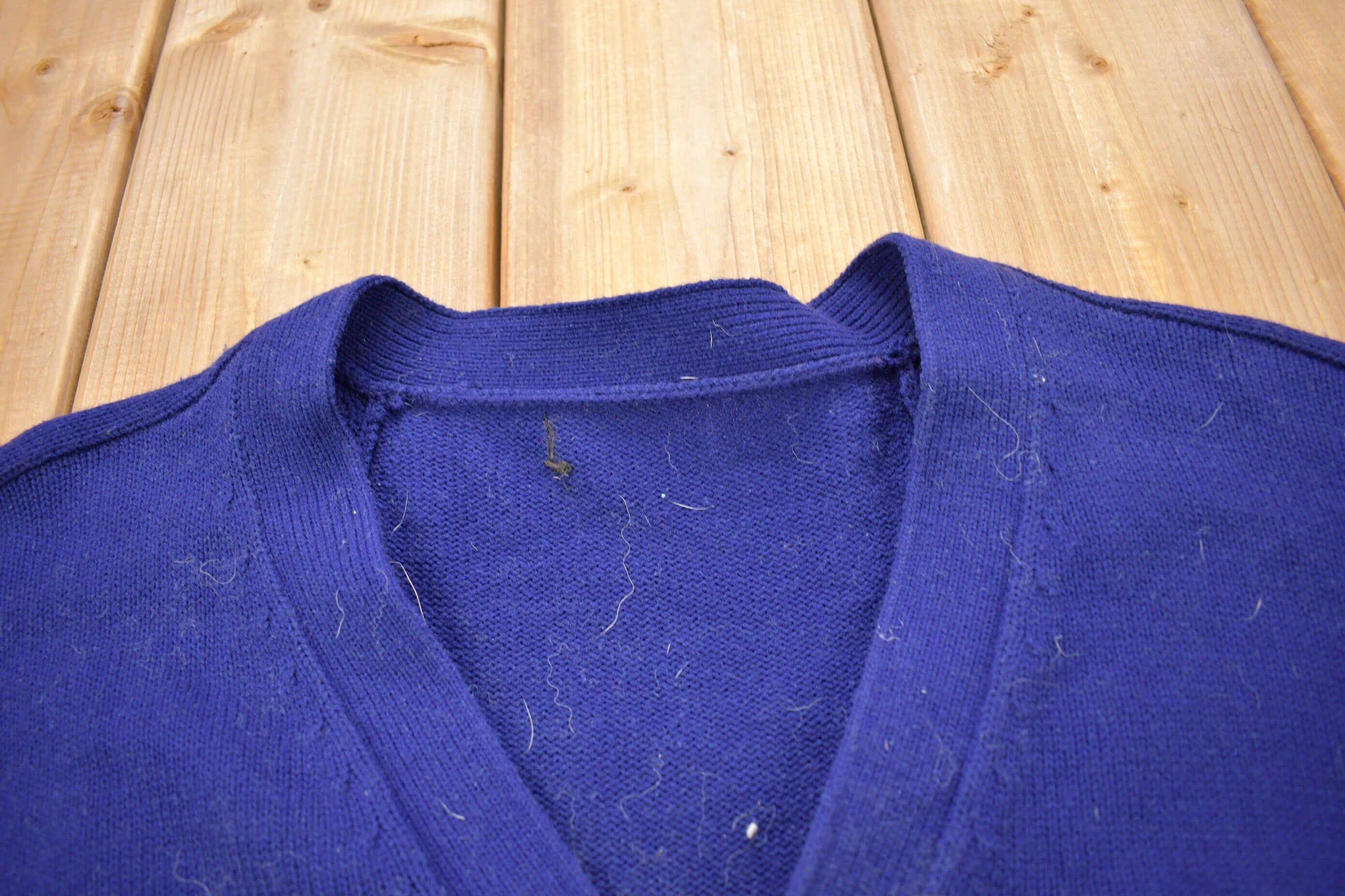 Vintage 1940s Blank Blue Knitted Cardigan Sweater