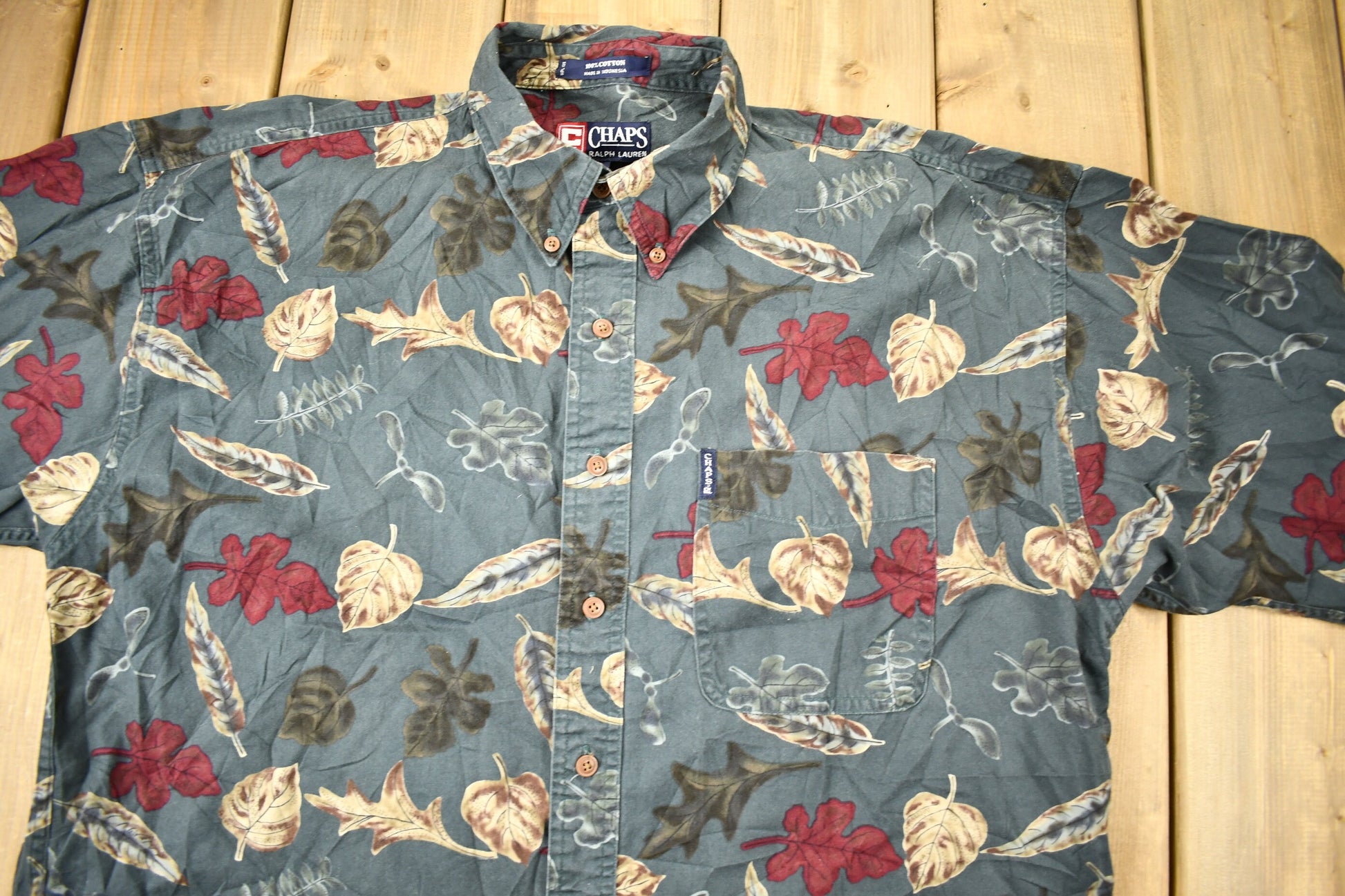 Vintage 1990s Chaps Ralph Lauren All Over Print Button Up Shirt / 1990s Button Up / Leaf Graphic / Outdoorsman Shirt