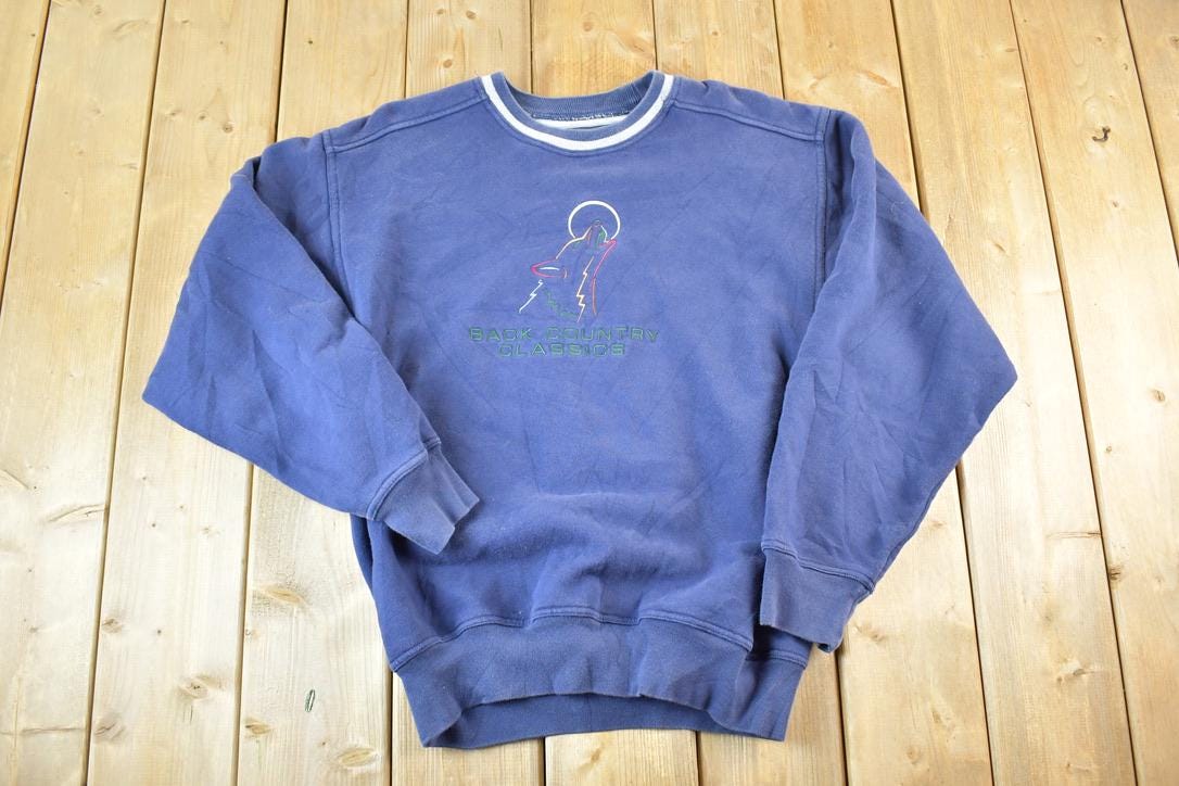 Vintage 1990s Back Country Classics Embroidered Wolf Crewneck Sweatshirt Mens M