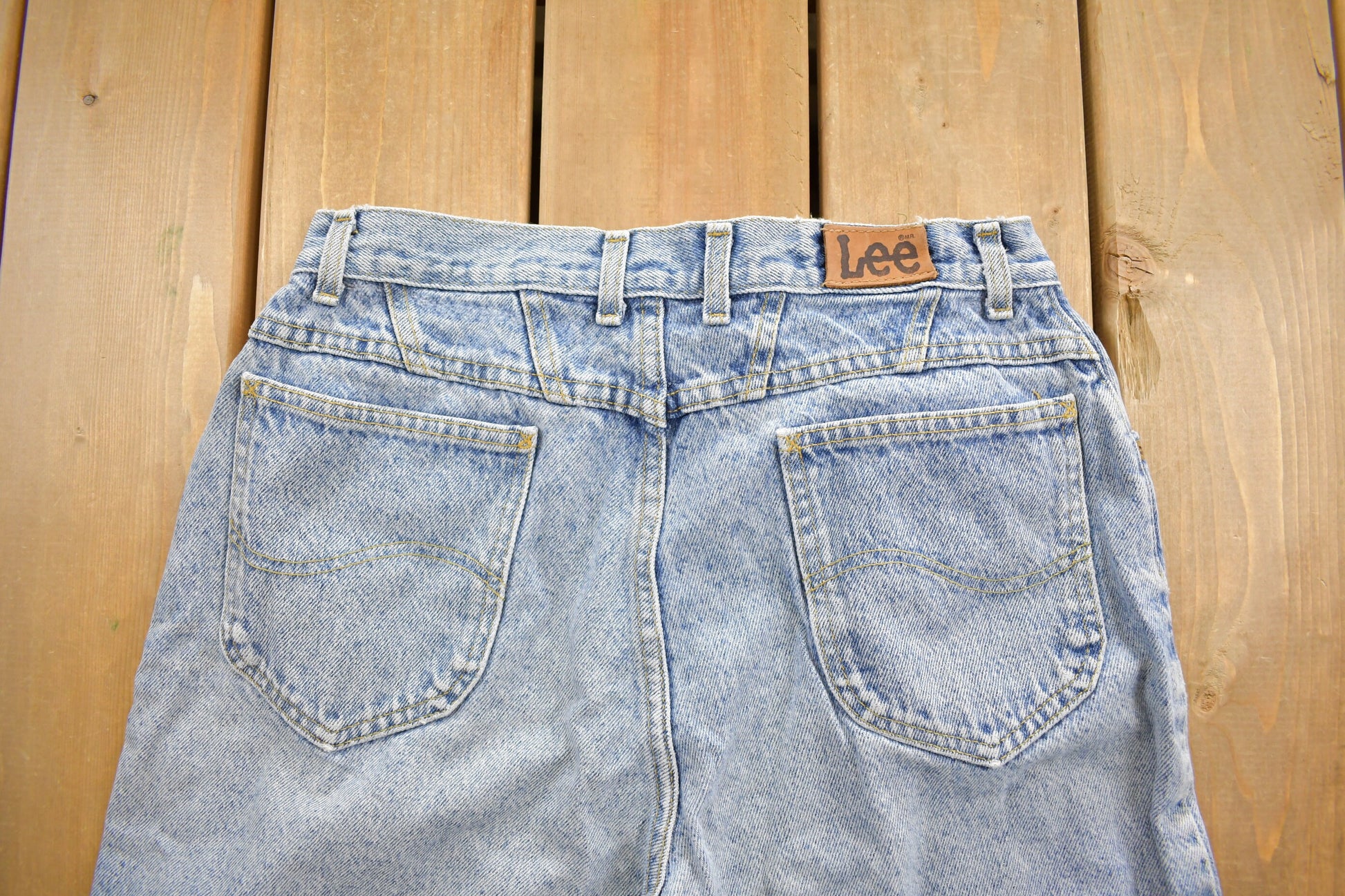 Vintage 1980s Lee Light Wash Denim Women's Jeans Size 30 x 26.5