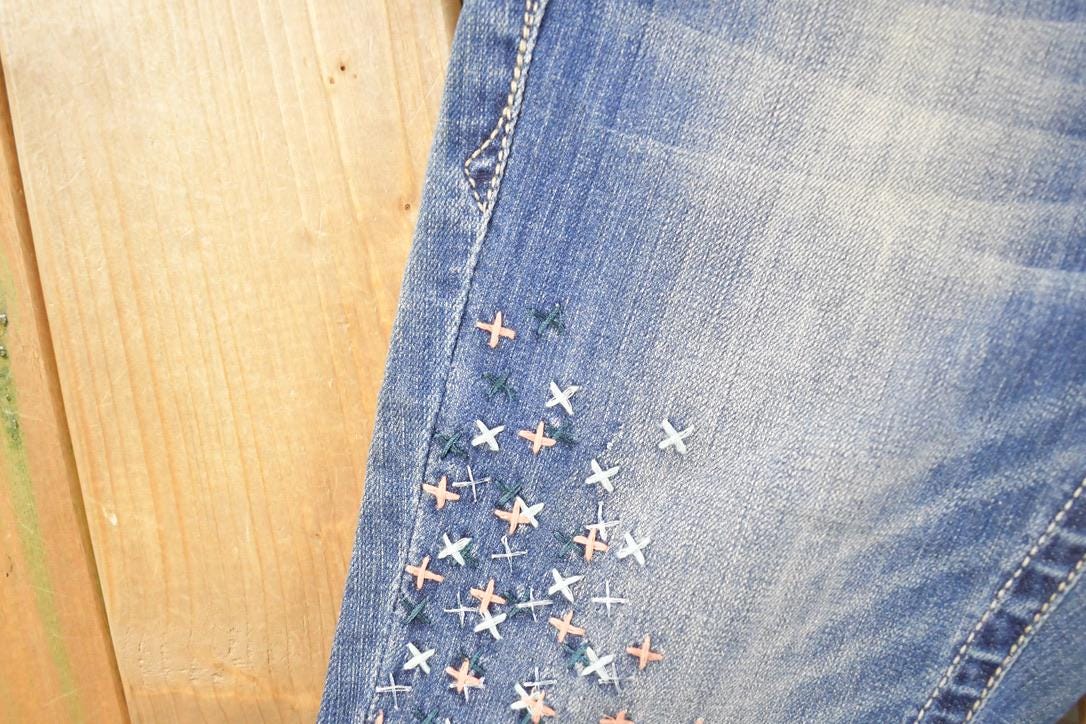 Vintage Deadstock Y2K Grace In LA Bedazzled Bootcut Low Rise Jeans Women's Size 26 x 32