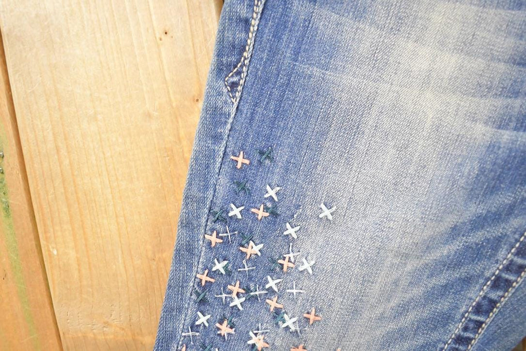 Vintage Deadstock Y2K Grace In LA Bedazzled Bootcut Low Rise Jeans Women's Size 26 x 32
