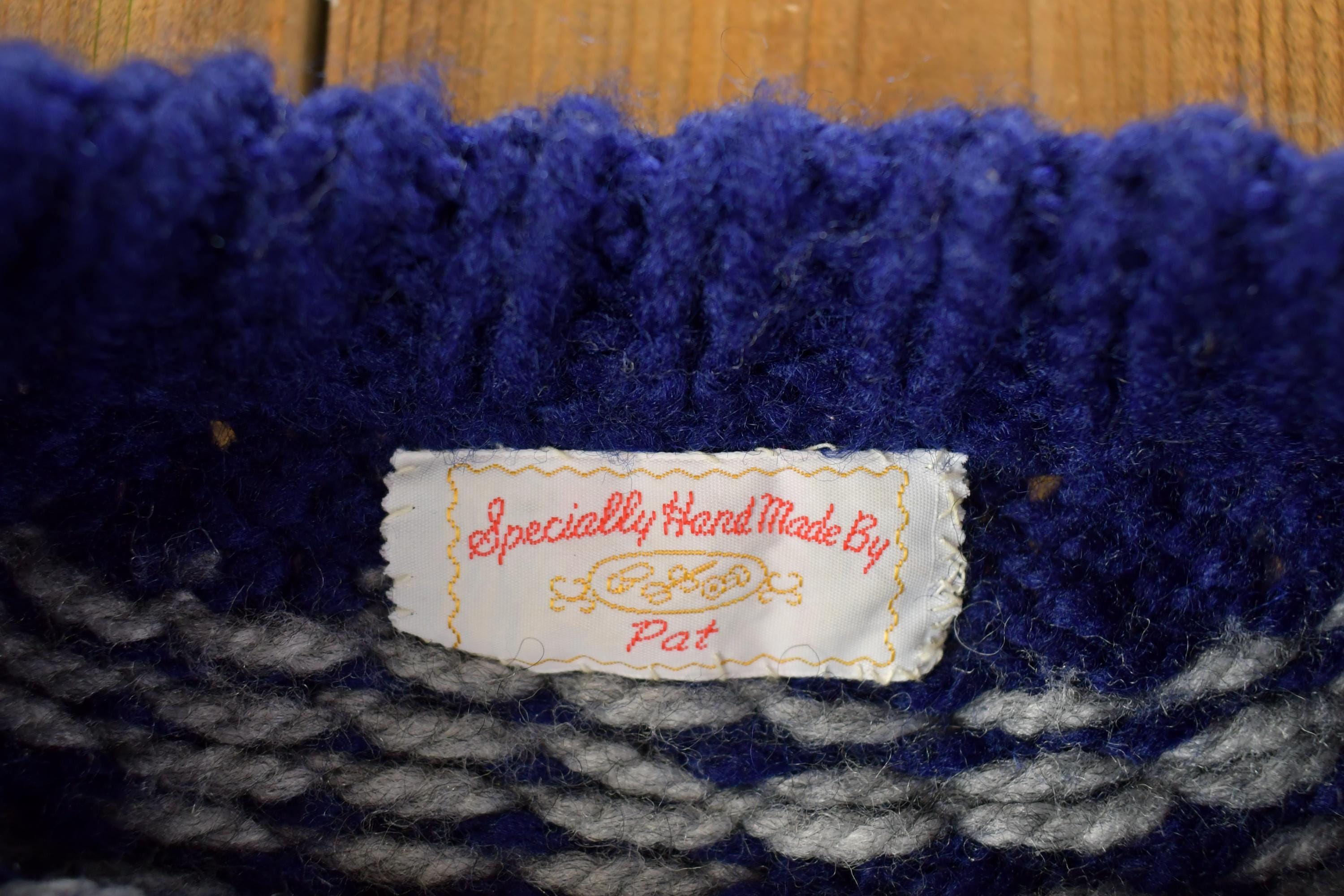 Vintage 1990s Pat Handmade Heavy Wool Knit Crewneck Sweater / 90s Crewneck / Preppy