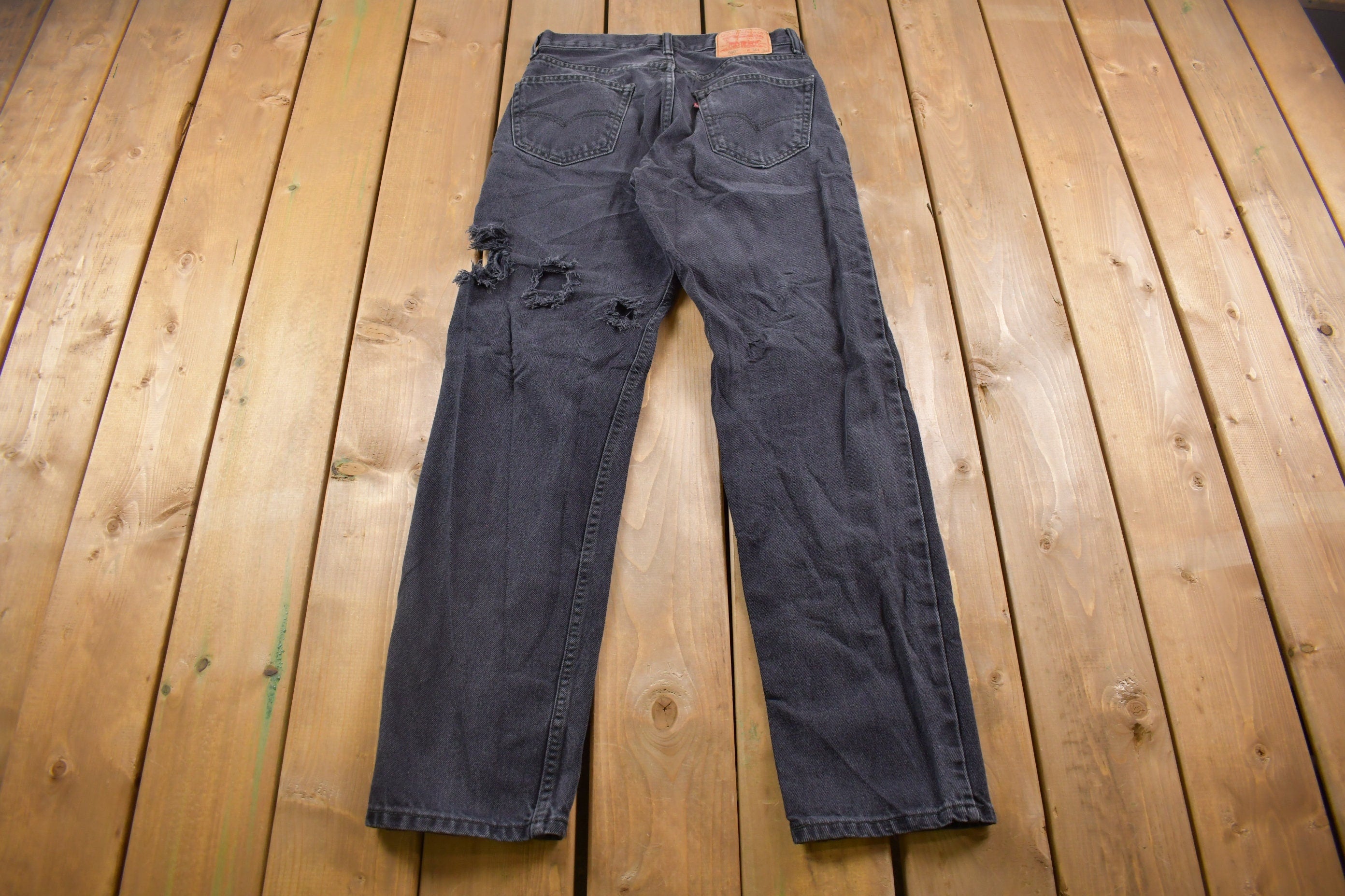 Vintage 1990s Levi's Distressed 550 Red Tab Jeans Size 30 x 32