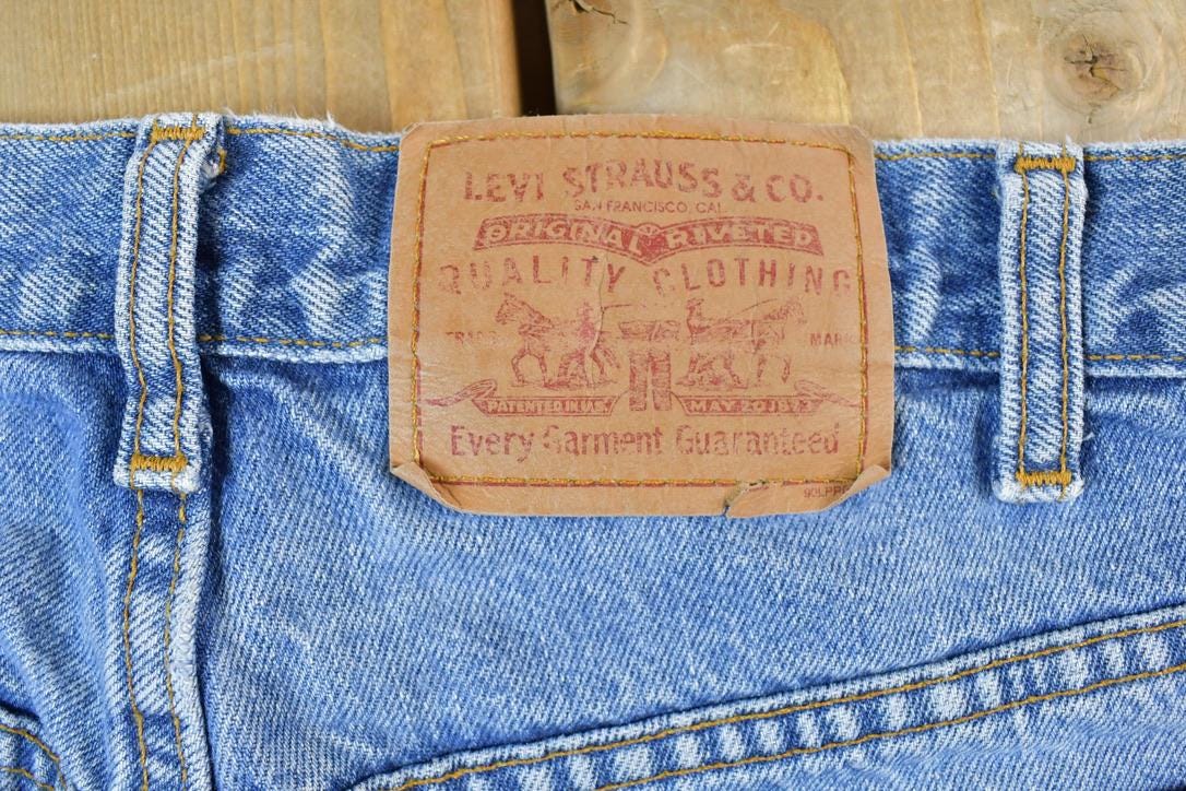 Vintage 1990s Levi Strauss Red Tab Denim Jeans Size 36 x 27