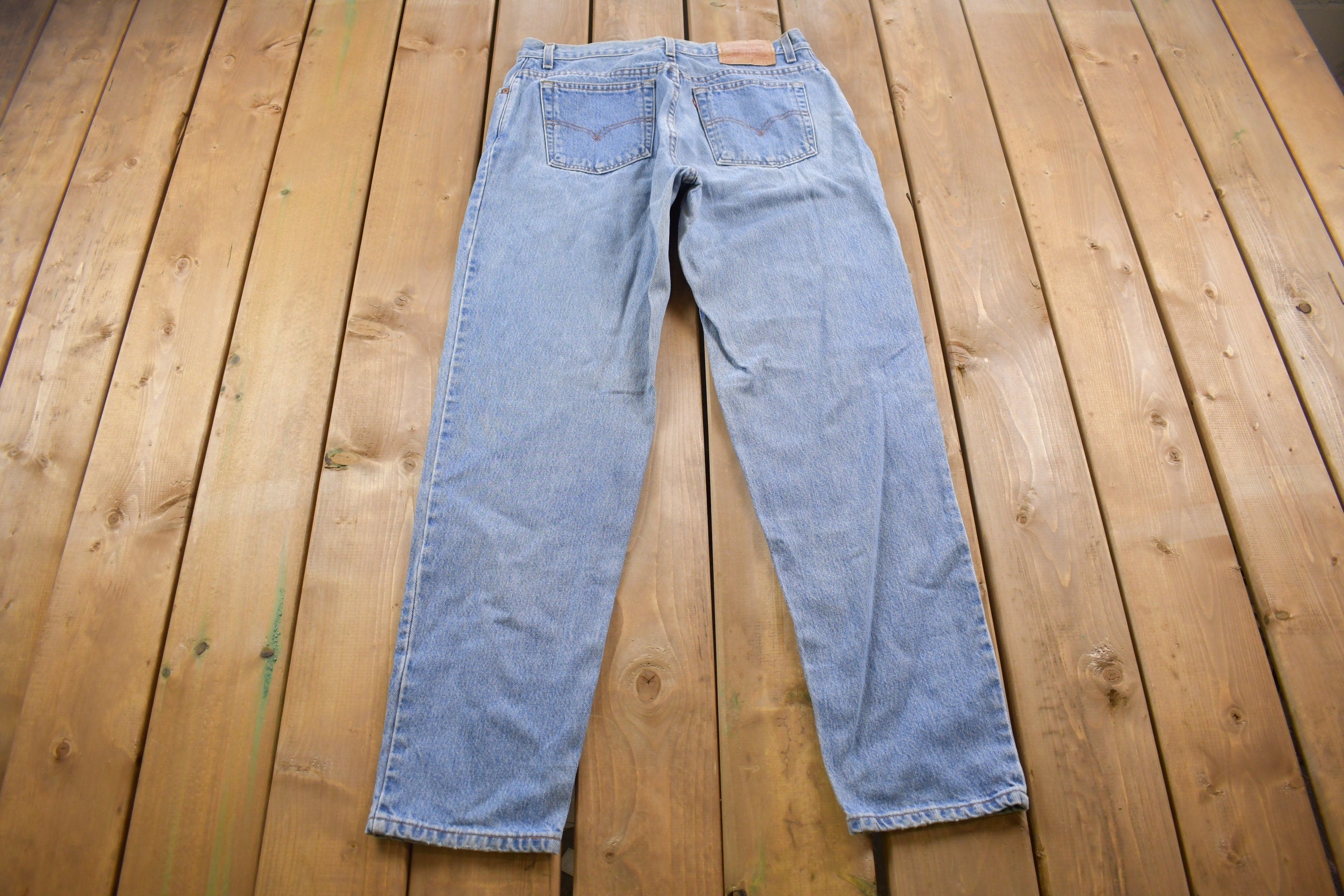 Vintage 1990s Levi's 550 Red Tab Jeans Size 32 x 32