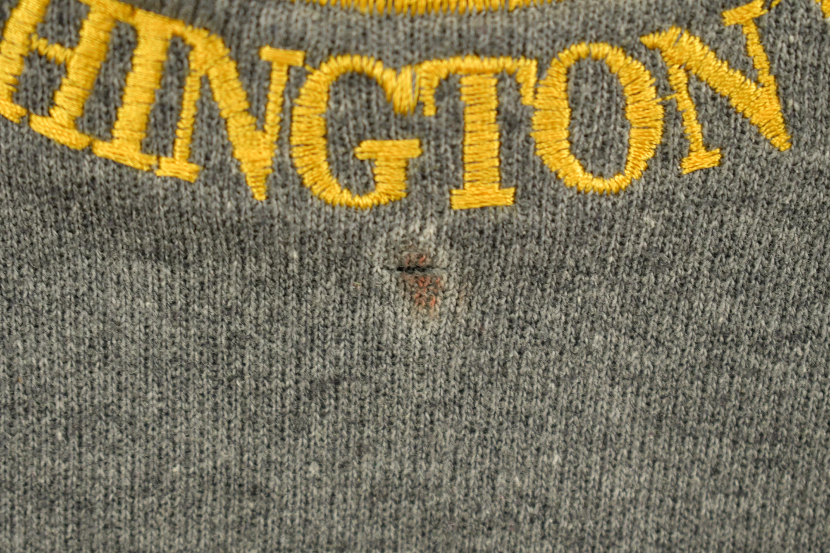 Vintage 1990s United States Washington Embroidered Crewneck  Travel Sweatshirt  Pullover Sweatshirt  Tourist Sweater