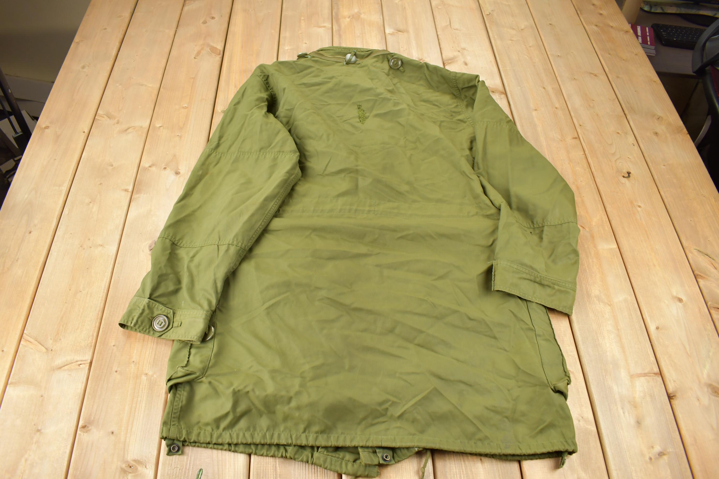 Vintage 1980s Canadian Military Button Up Army Jacket