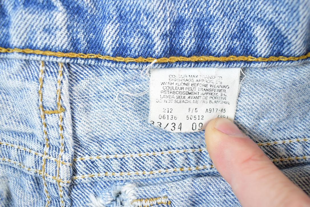 Vintage 1990s Levi Strauss Red Tab 512 Denim Jeans Size 33 x 34 Made In USA