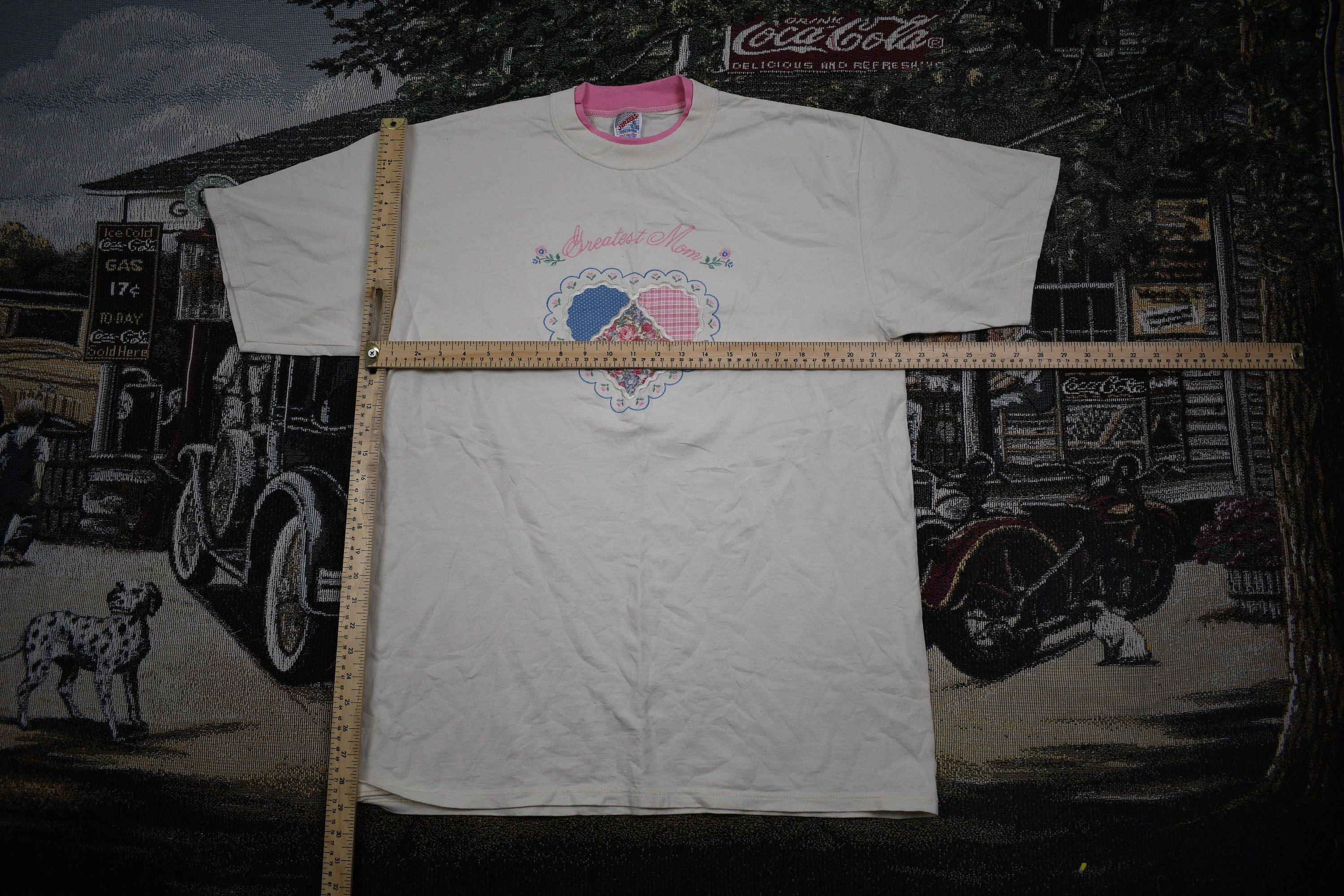 Vintage 1990s Greatest Mom Graphic T Shirt
