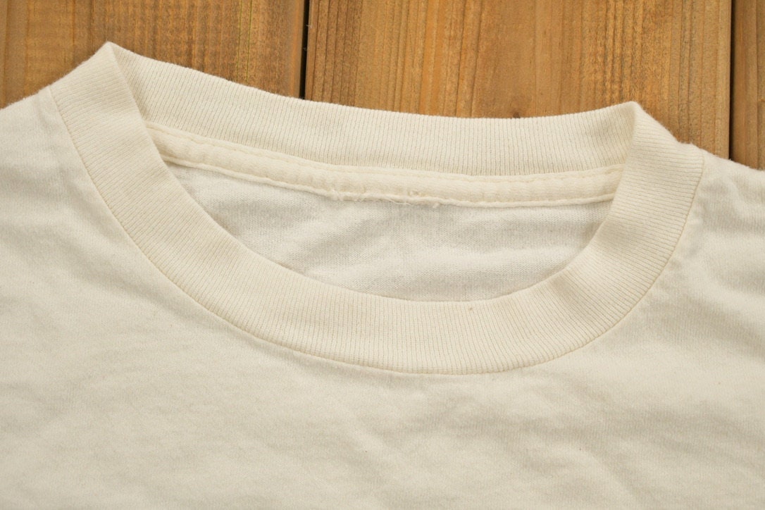 Vintage 1990s Kennan Ward Grizzly Bear Graphic T-Shirt  Single Stitch  Streetwear  Nature T Shirt  Outdoorsman  Wildlife  Outdoorsman