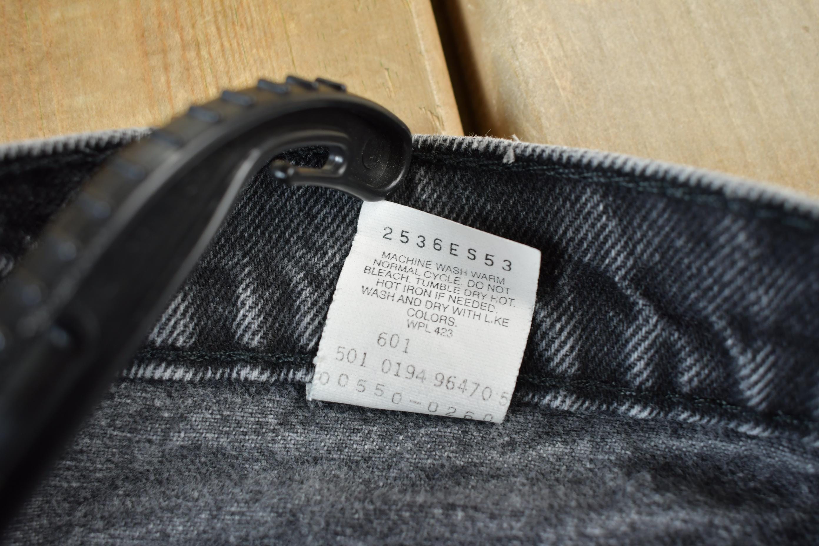 Vintage 1990s Levi's 505 Red Tab Black Jeans Size 35 x 32