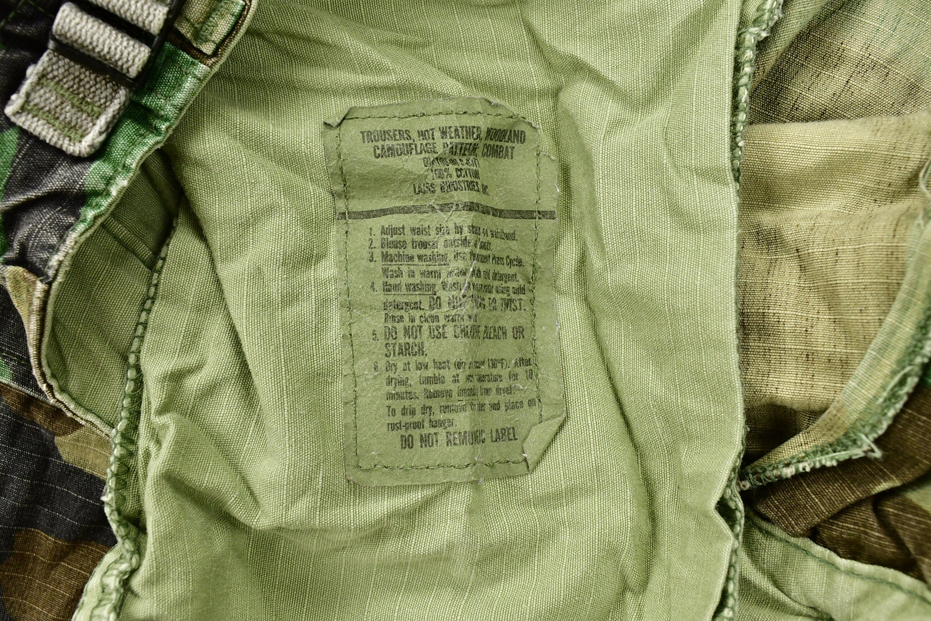 Vintage 1990 Camouflage Cargo Pocket Army Pants Size 32