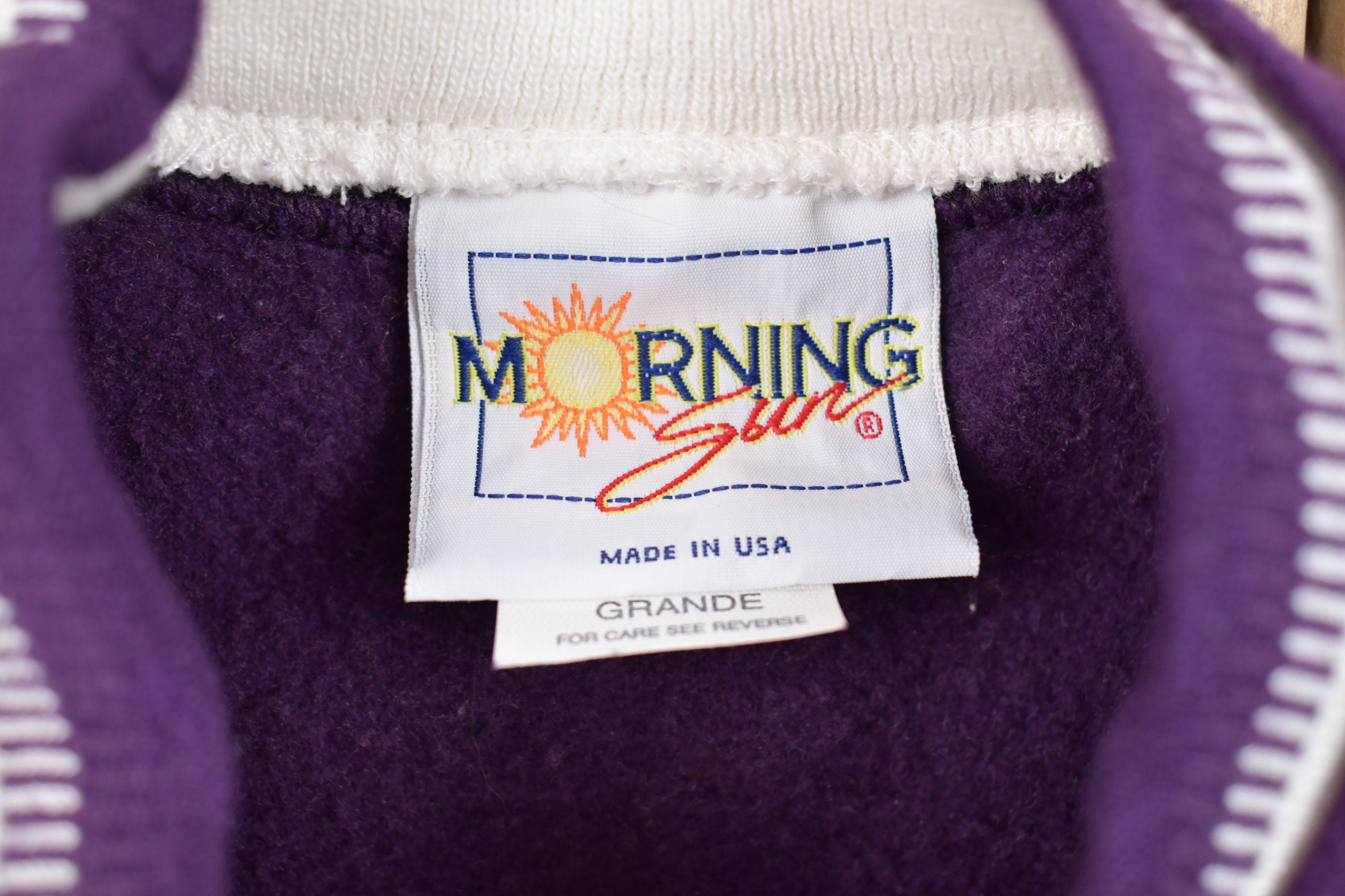 Vintage 1990s Morning Sun Cute Bird Crewneck Sweatshirt