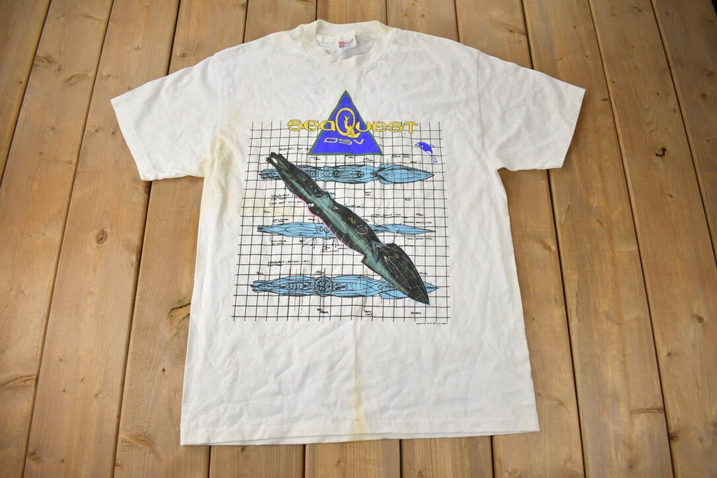Vintage 1990s Sea Quest DSV Single Stitch TV Promo Graphic T Shirt Size L *Stains*