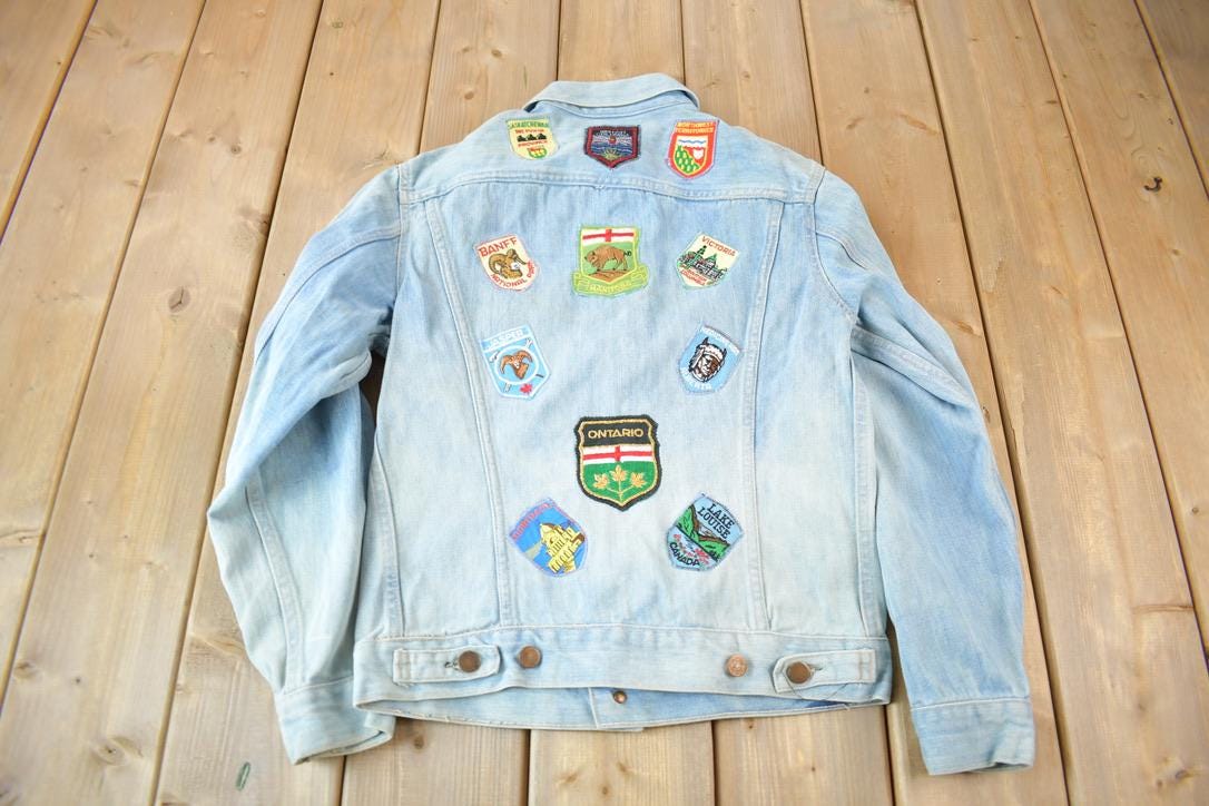 Vintage 1970s Canadian Souvenir Patch Work Jean Jacket Size XS