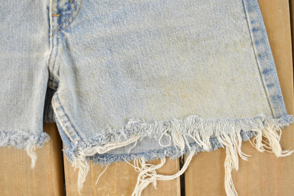 Vintage 1990s Levi's Cut Off Relaxed Fit Jean Shorts Women's 30
