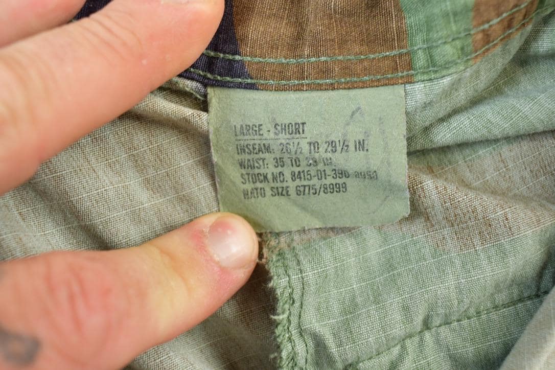 Vintage 1990s Army Camouflage Cargo Pants Size Large / Streetwear / Army Pants / Military Pant's / Vintage Cargos / Made In