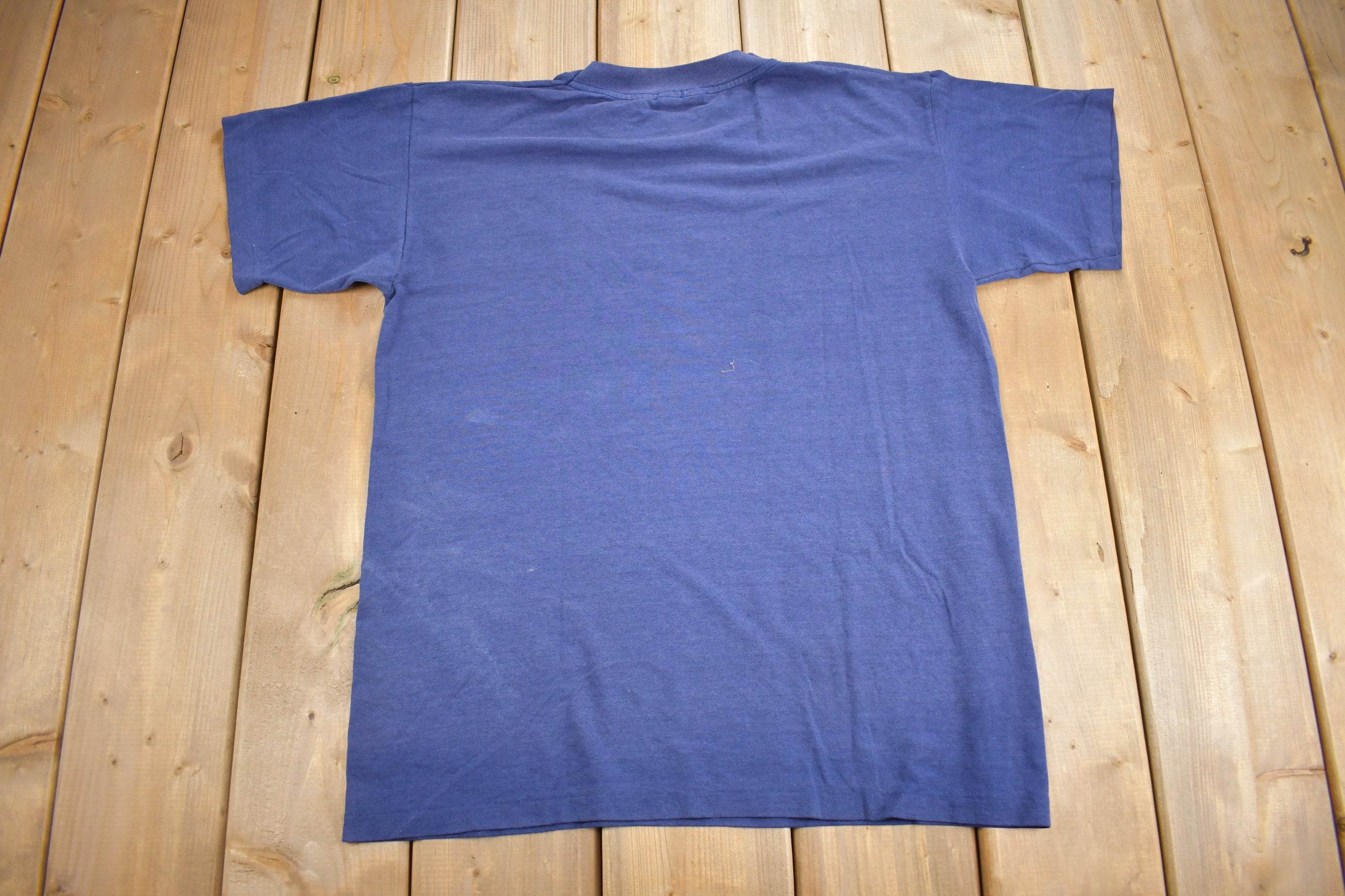 Vintage 1990s Quebec Canada Souvenir T Shirt