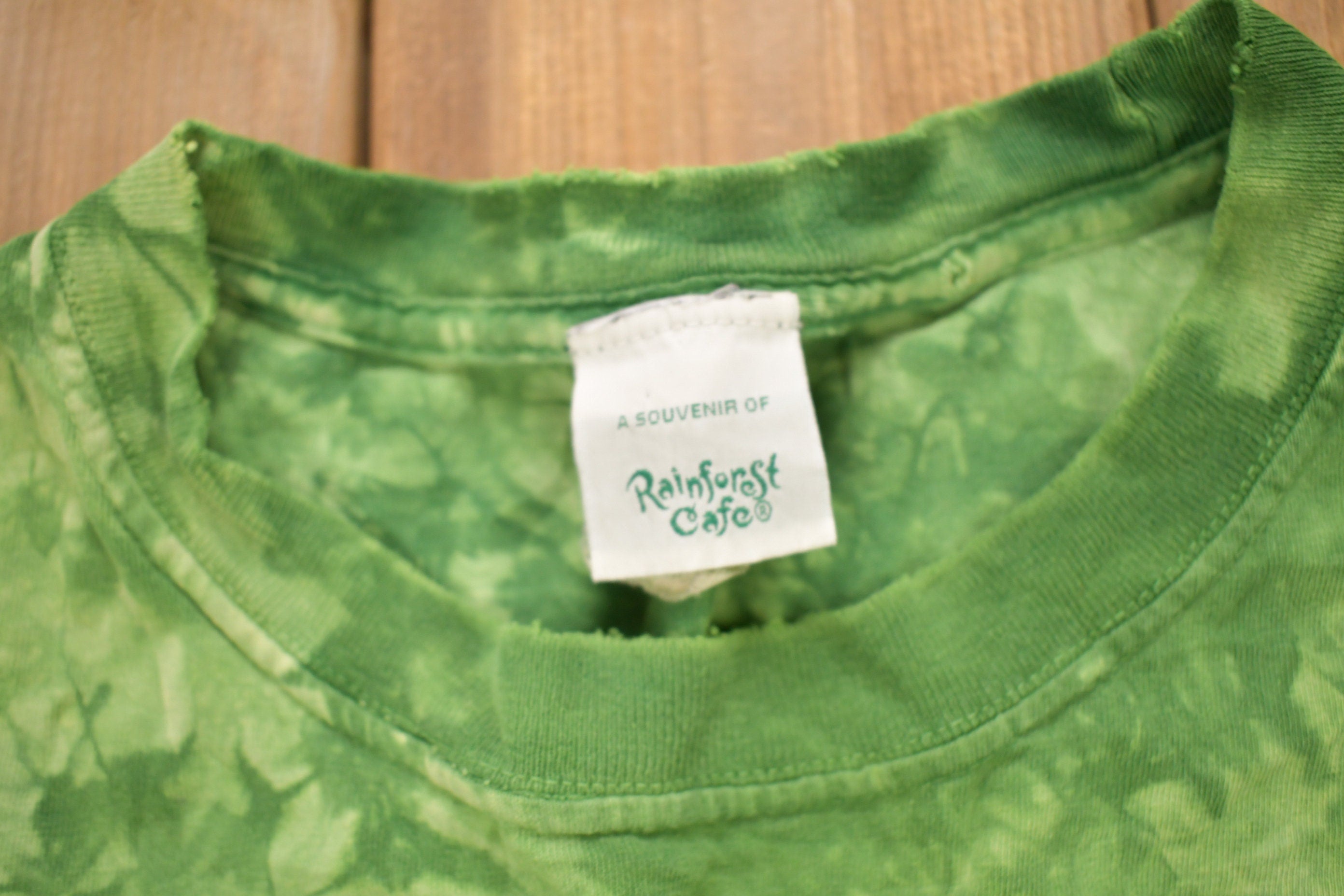 Vintage 1990s Rain Forest Café Chicago Souvenir Tie Dye T Shirt