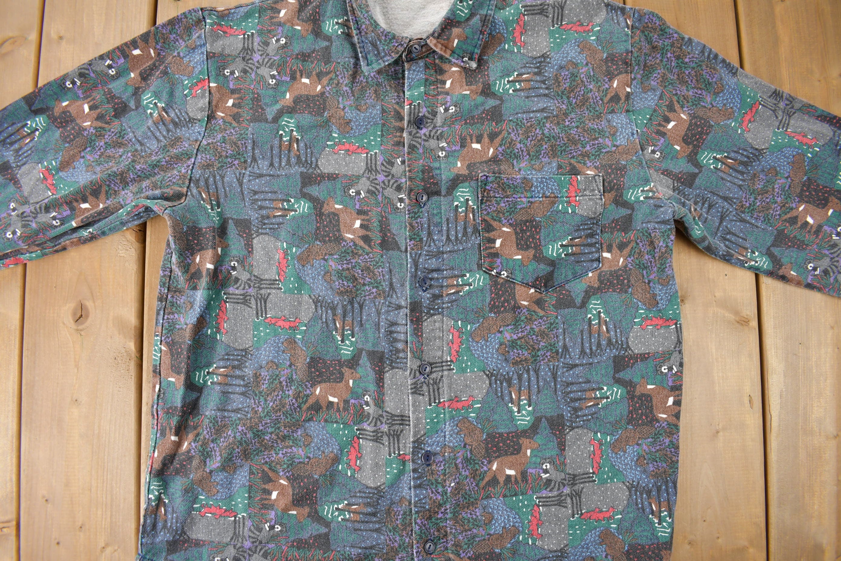 Vintage 1990s Canadian Animal & Wilderness All Over Print Graphic Button Up Shirt Size L