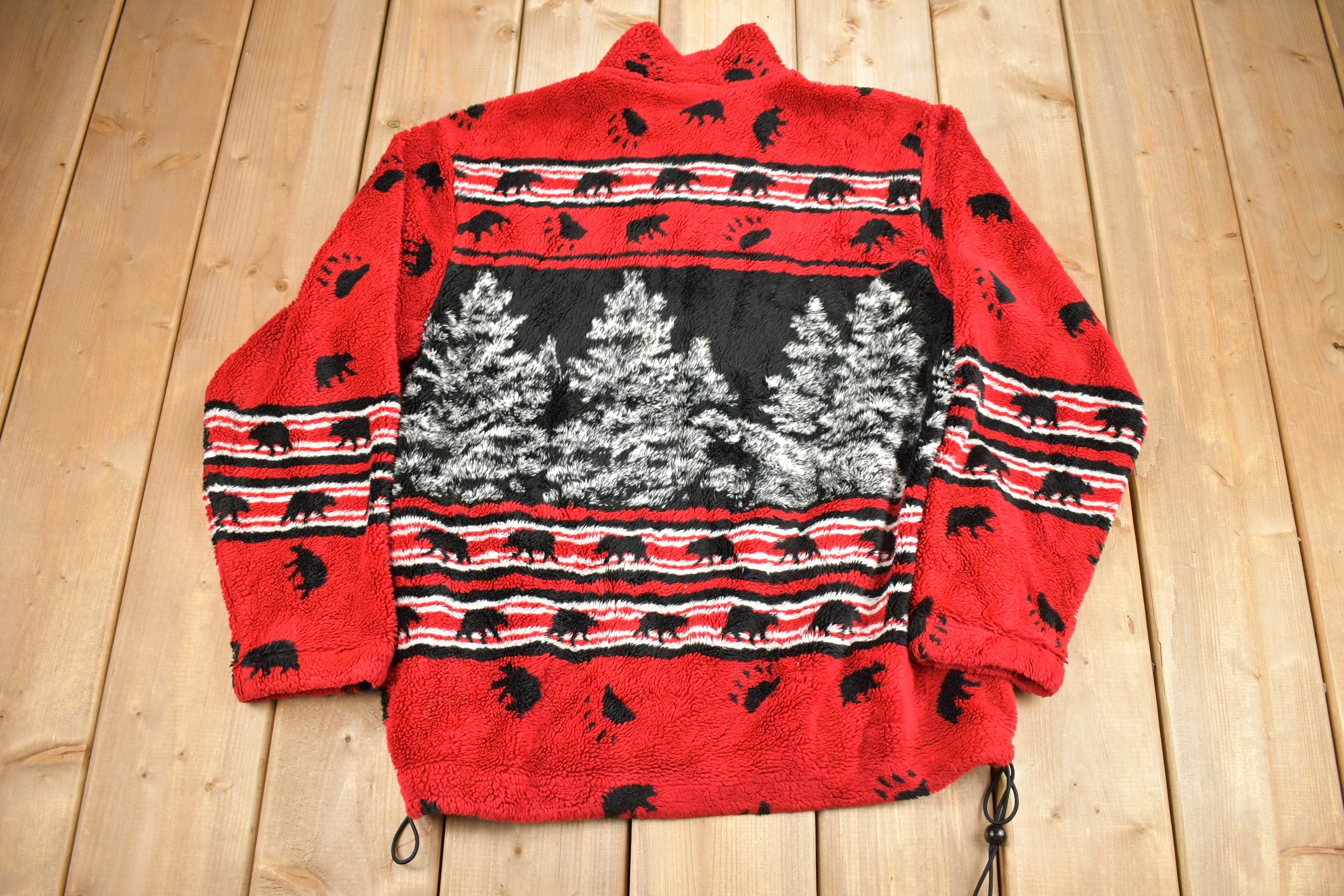 Vintage 1990s Bear & Wilderness Theme All Over Print Fleece Sweater /
