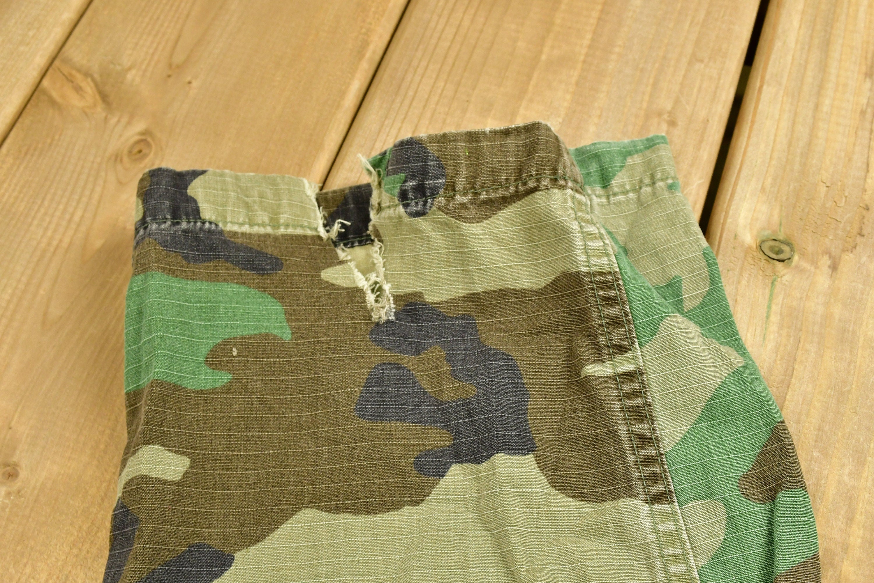Vintage 1990 Camouflage Cargo Pocket Army Pants Size 32
