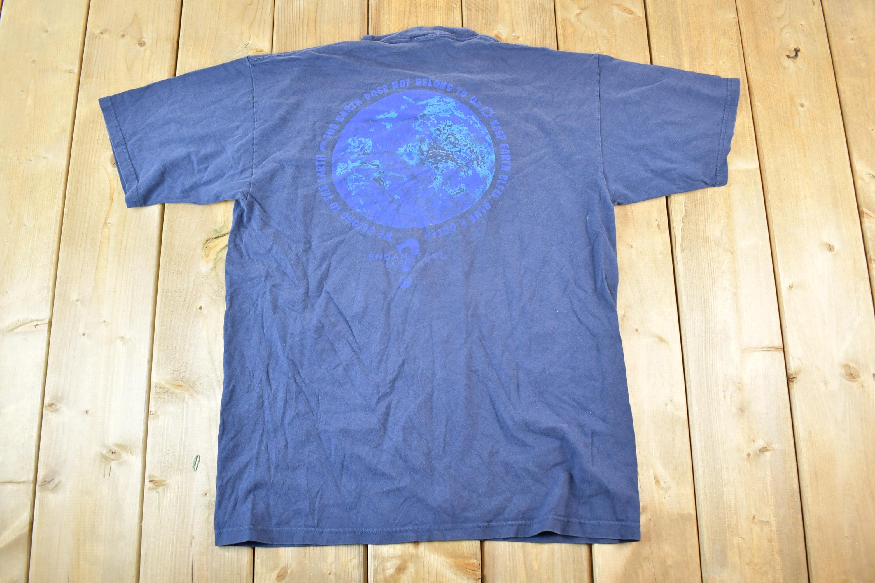 Vintage 1990s Endangered Habitat Earth Souvenir T-Shirt Mens L