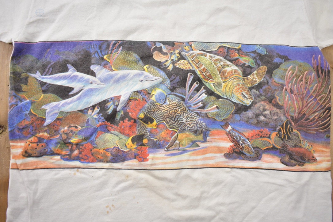 Vintage 1990s Dolphins Turtle Sea Fish Theme Graphic T-Shirt