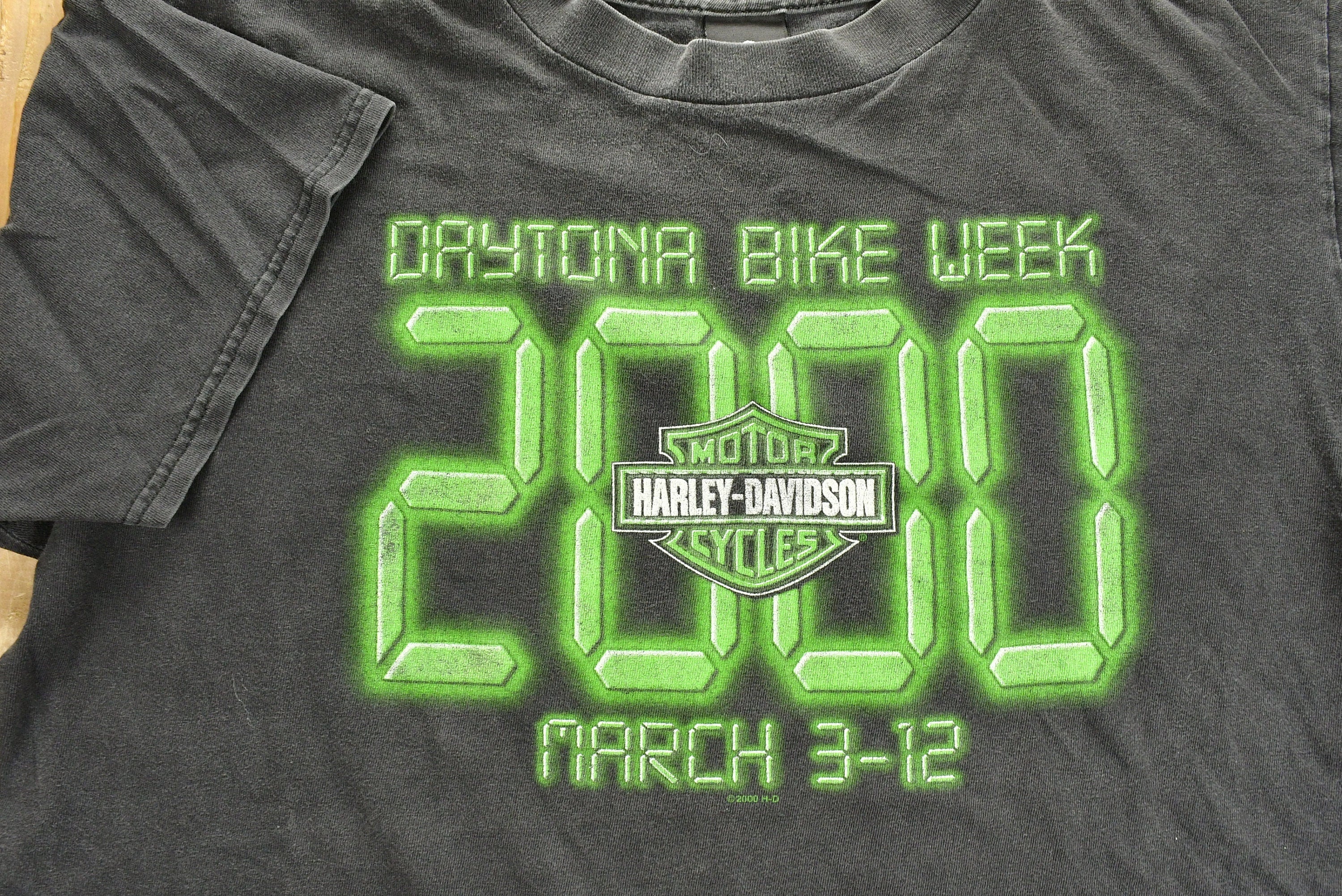 Vintage 1999 Harley Davidson Motorcycles Daytona bike Week 2000 T-Shirt