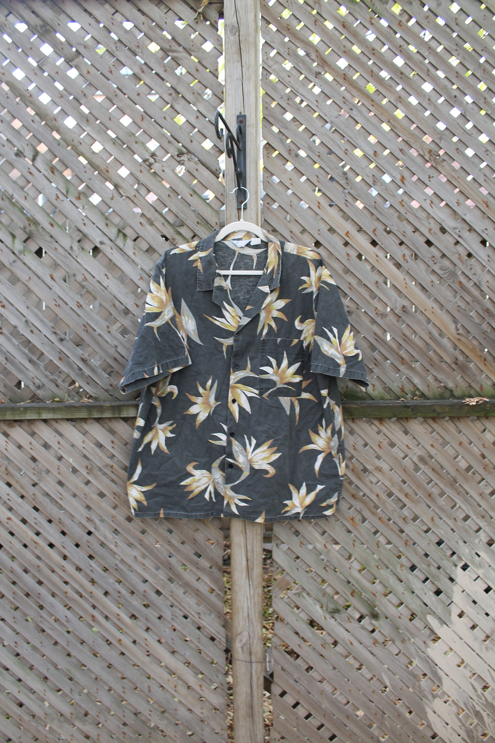 Vintage 1980s Islander All Over Print Floral Button Up Shirt