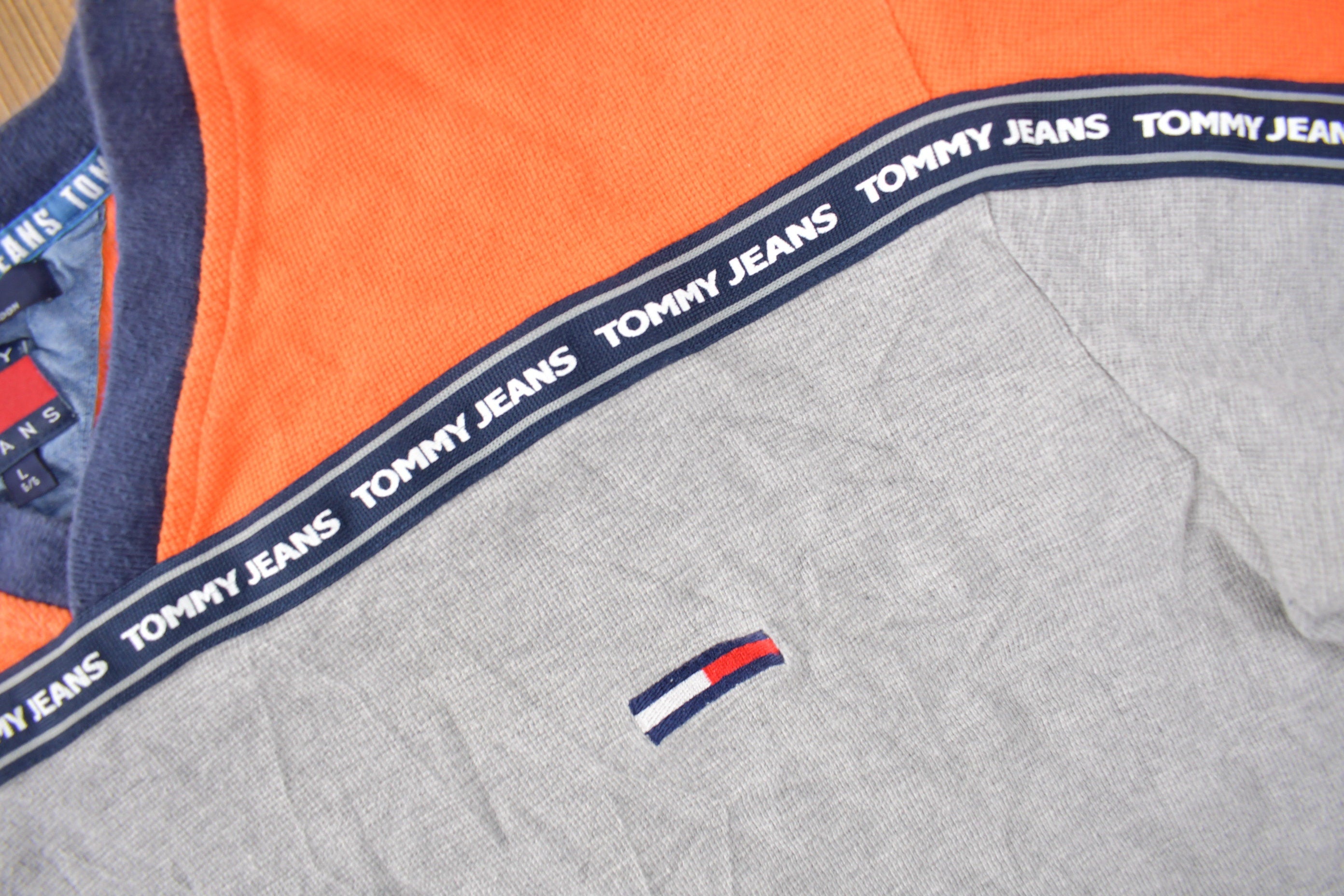 Vintage 1990s Tommy Hilfiger Tommy Jeans Heavy Weight V Neck Shirt Size L