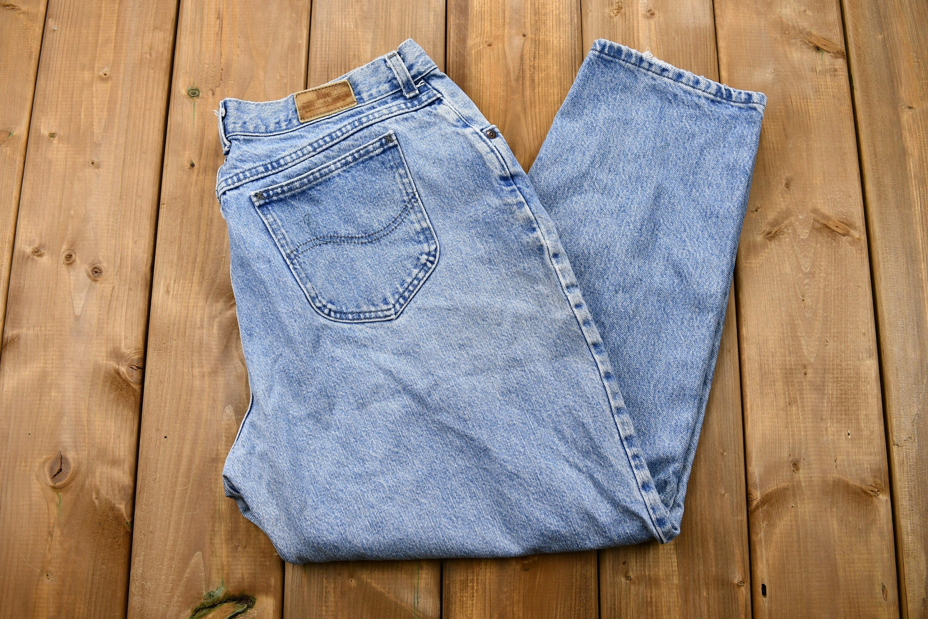Vintage 1990s LEE Light Wash Tapered Mom Jeans