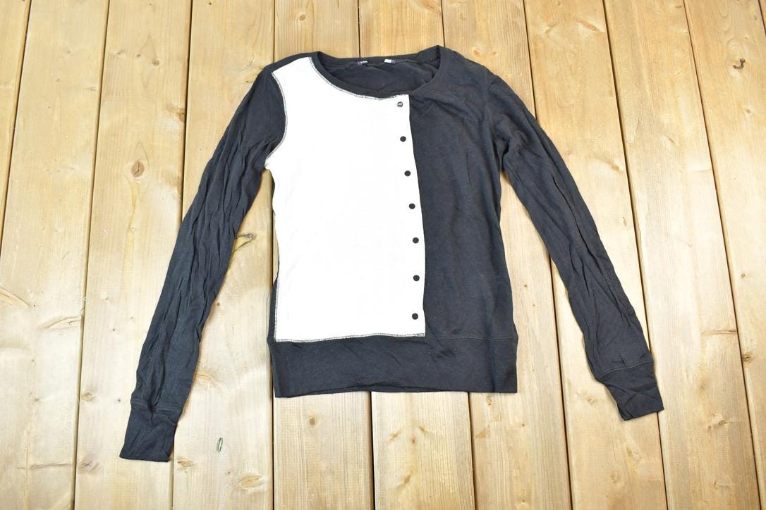 Women Vintage Vigoss Y2K T-Shirt / Vigoss Grunge Skull Print / Contrast Stitch / Internet Famous Clothing / Over Dyed
