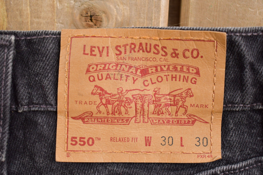 Vintage 1990s Levi's 550 Red Tab Denim Jeans Size 28 x 29