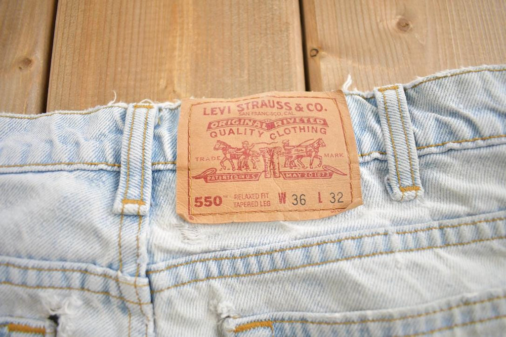 Vintage 1990s Levi's 550 Relaxed Fit Jeans Made In Canada Size 36x32