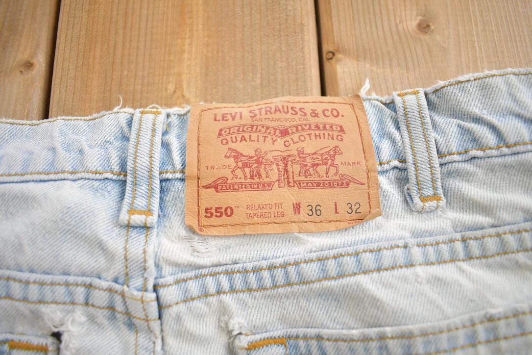 Vintage 1990s Levi's 550 Relaxed Fit Jeans Made In Canada Size 36x32