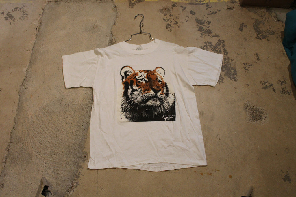 Vintage 1990s The Endangered Siberian Tiger Graphic T Shirt