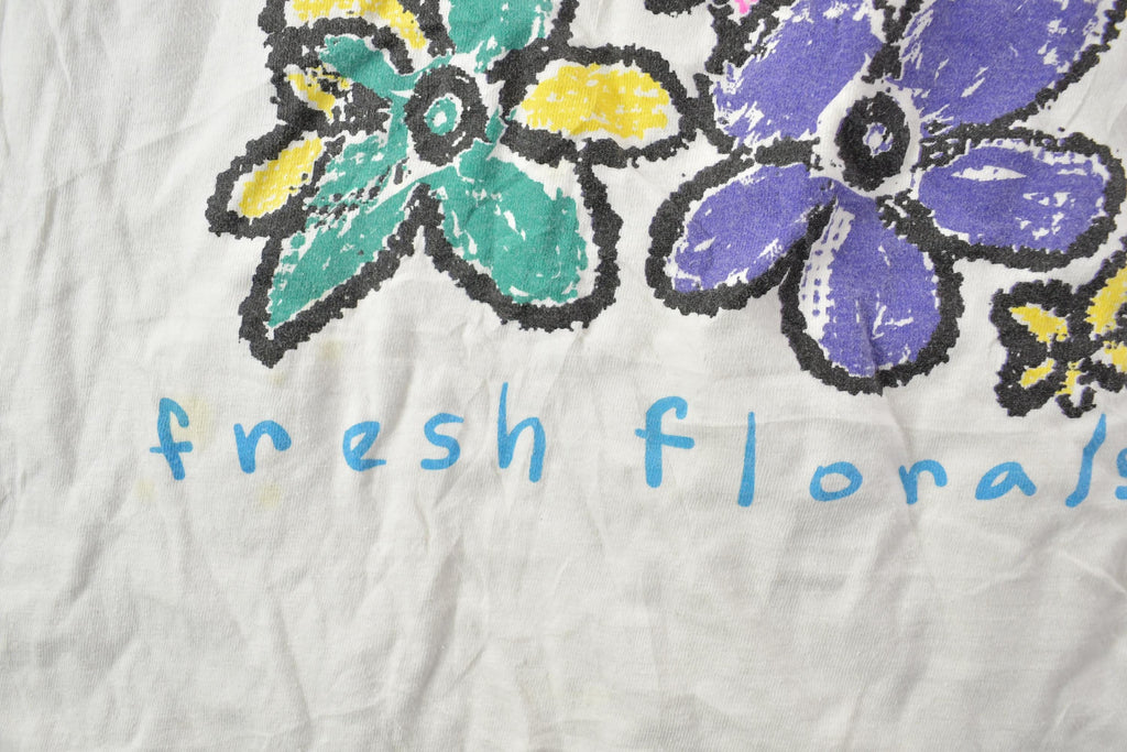 Vintage 1990s Fresh Floral Graphic T-Shirt
