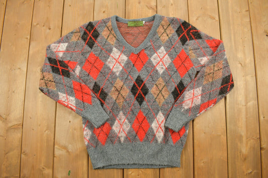 Vintage 1960s Knitted Sweater V-Neck / 60s V-Neck / Argyle Pattern / Golf / Outdoor / Wilderness / Pullover Sweatshirt / Turnbury Hampton