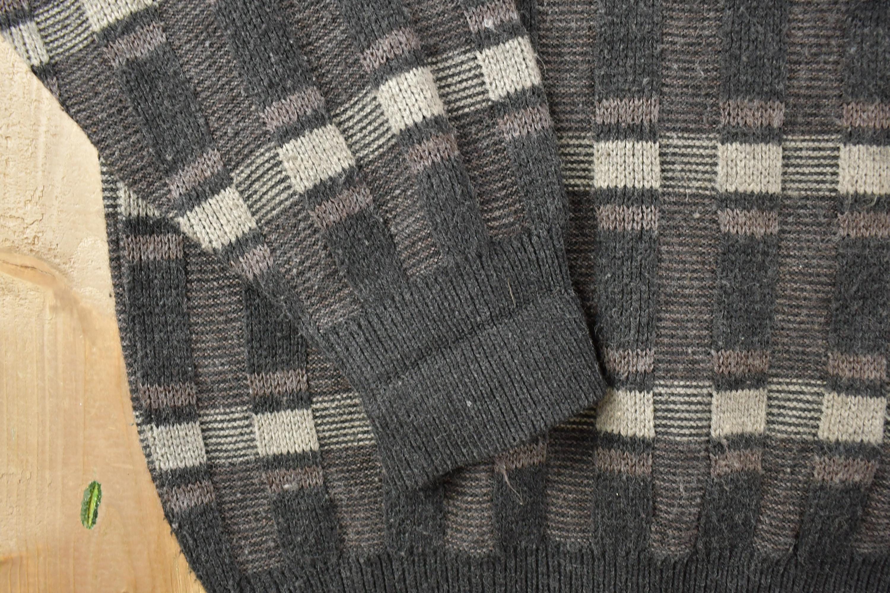 Vintage 1990s Van Heusen Knit Crewneck Sweater