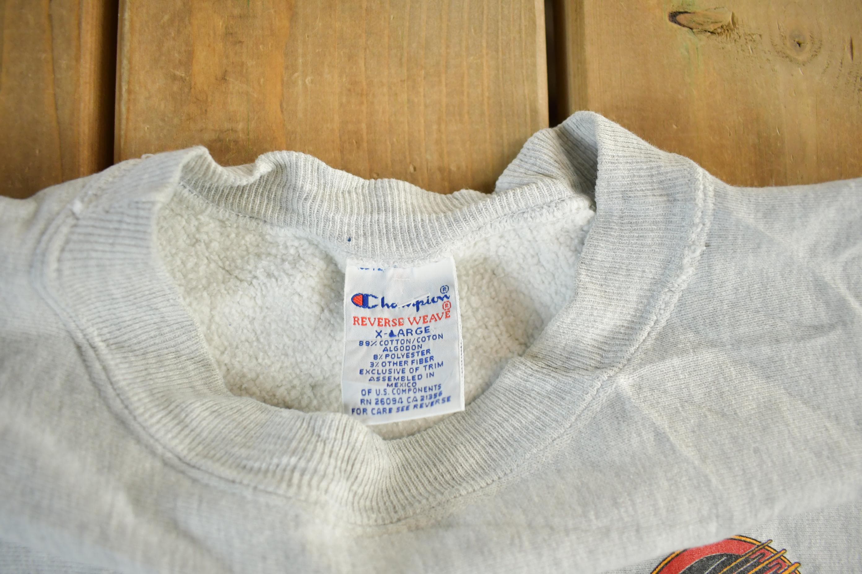 Vintage 1990s Vancouver Canucks NHL Champion Reverse Weave Crewneck Sweatshirt Men's XL