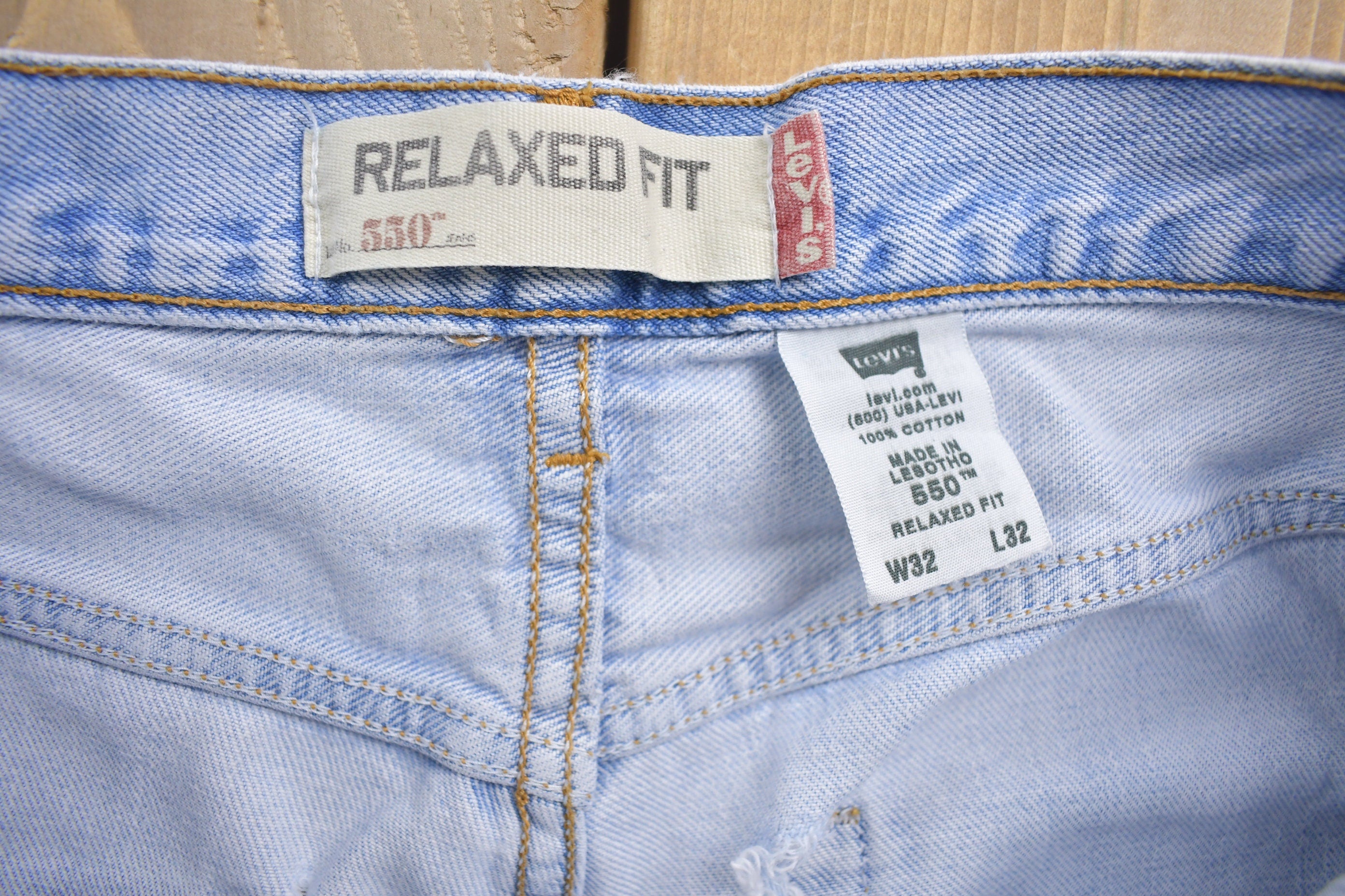 Vintage Y2K Levi's 550 Red Tab Relaxed Fit Denim Jeans Size 30 x 31