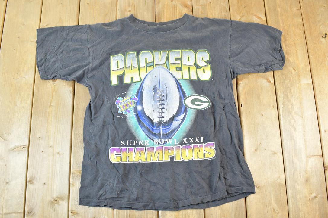 Vintage 1990s Green Bay Packers Super Bowl XXX1 Champions NFL Graphic T-Shirt