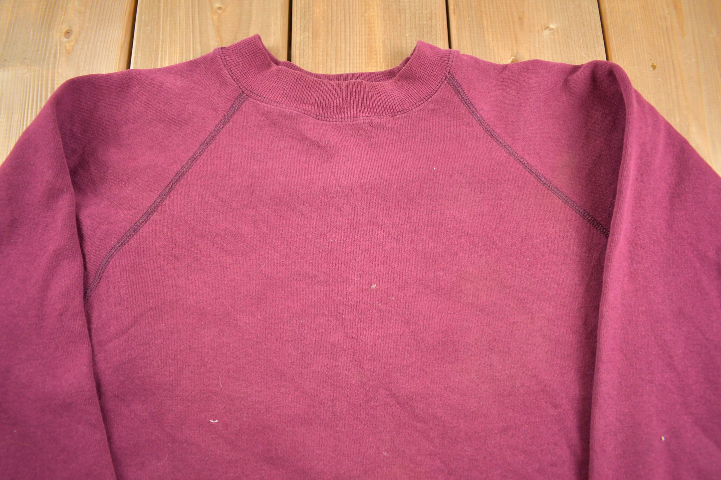 Vintage 1980s Blank Hanes Activewear Crewneck Sweatshirt / Red / Raglan / 80s Crewneck / Athleisure / Streetwear / Essential / 80s Blank