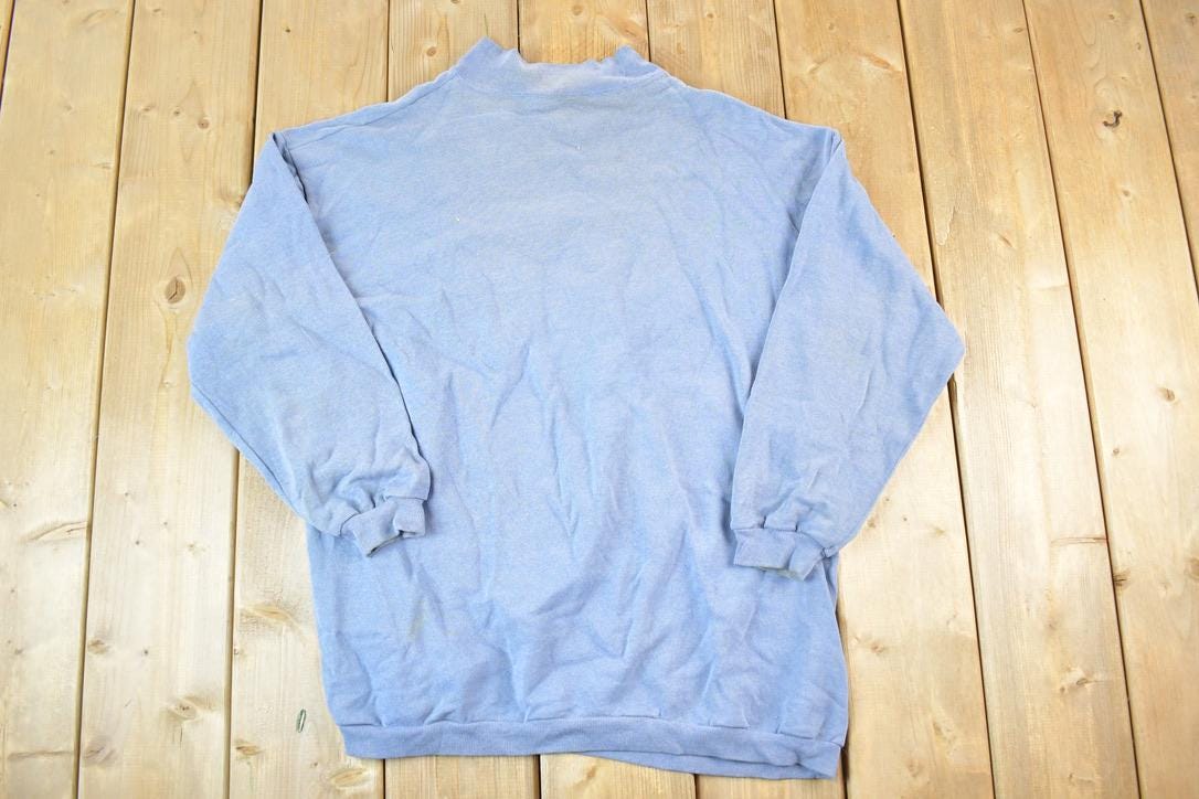 Vintage 1990s International Sports Club Crewneck Sweatshirt Men's L  Made In USA  90s Souvenir Crewneck  Vintage Souvenir Crewneck