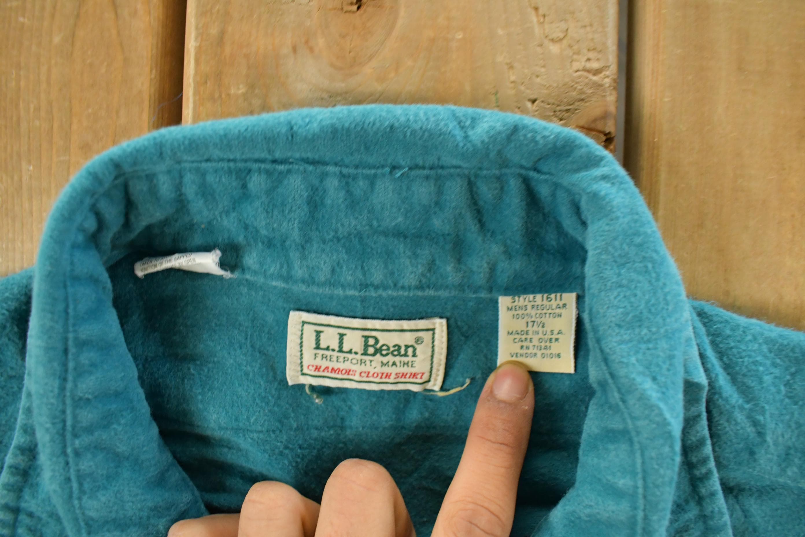 Vintage 1990s L.L. Bean Chamois Cloth Button Up Shirt Men's L / 90s Button Up / Vintage Flannel / Casual Wear / Outdoors / Made in USA
